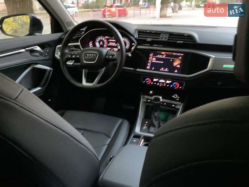 Позашляховик / Кросовер Audi Q3 2022 в Одесі