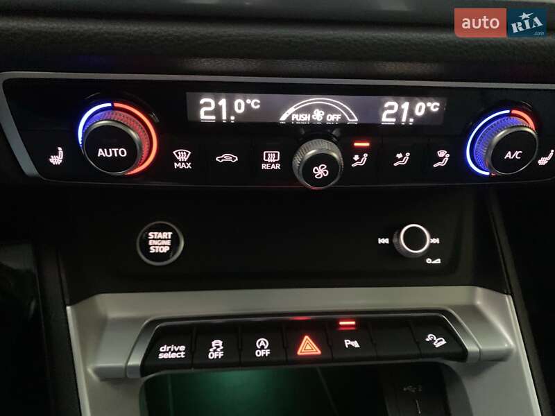 Позашляховик / Кросовер Audi Q3 2022 в Одесі