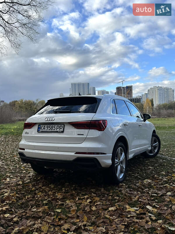 Позашляховик / Кросовер Audi Q3 2023 в Києві
