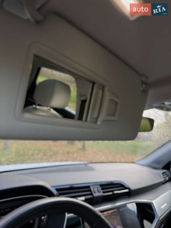 Позашляховик / Кросовер Audi Q3 2023 в Києві