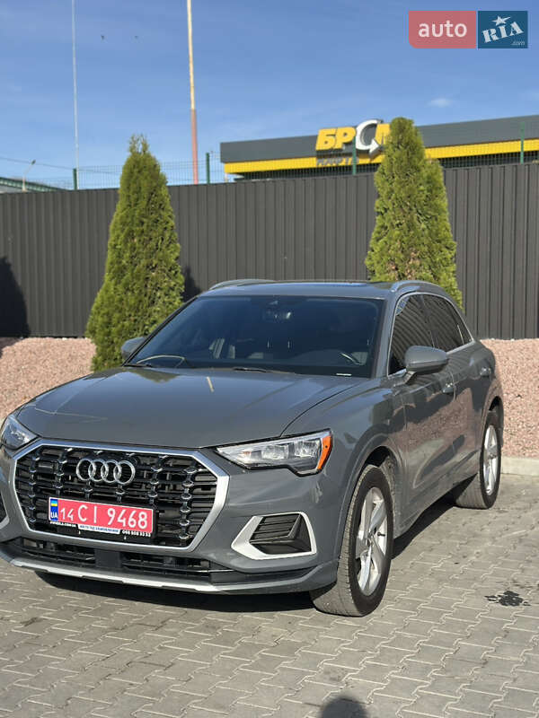 Внедорожник / Кроссовер Audi Q3 2019 в Тернополе