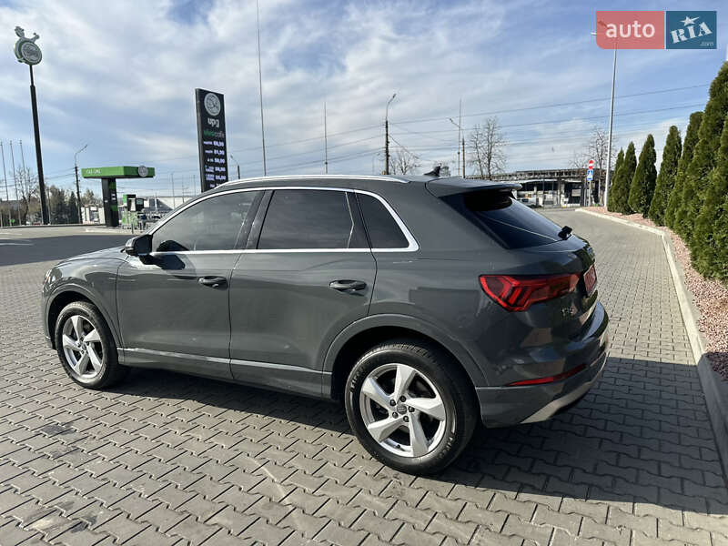 Внедорожник / Кроссовер Audi Q3 2019 в Тернополе