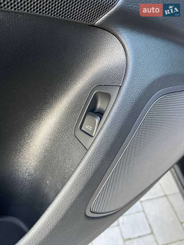 Позашляховик / Кросовер Audi Q3 2016 в Львові