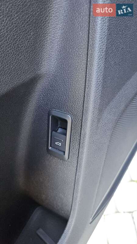 Позашляховик / Кросовер Audi Q3 2022 в Старому Самборі фото 23 Позашляховик / Кросовер Audi Q3 2022 в Старому Самборі