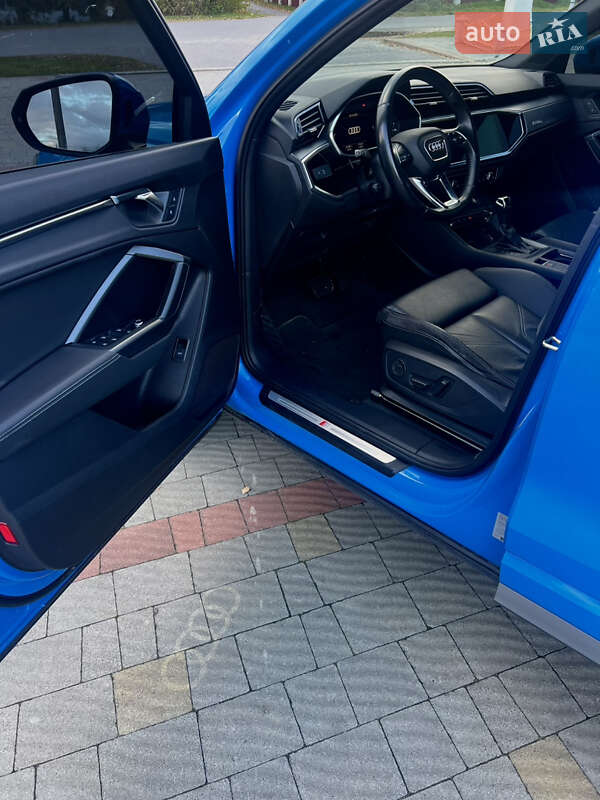 Внедорожник / Кроссовер Audi Q3 2019 в Львове