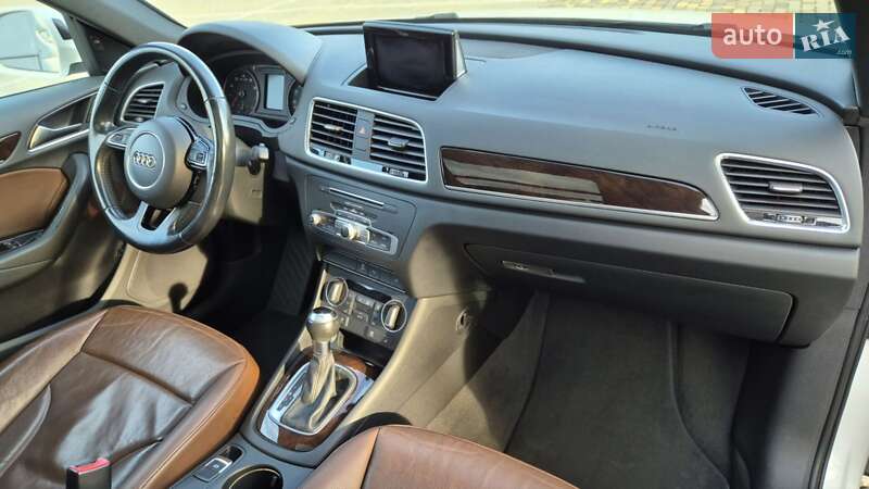 Внедорожник / Кроссовер Audi Q3 2016 в Луцке