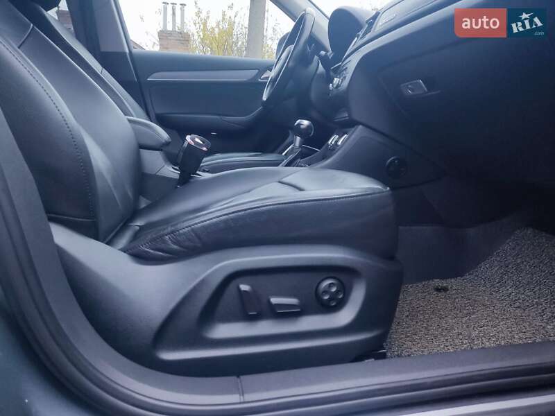 Внедорожник / Кроссовер Audi Q3 2014 в Бердичеве