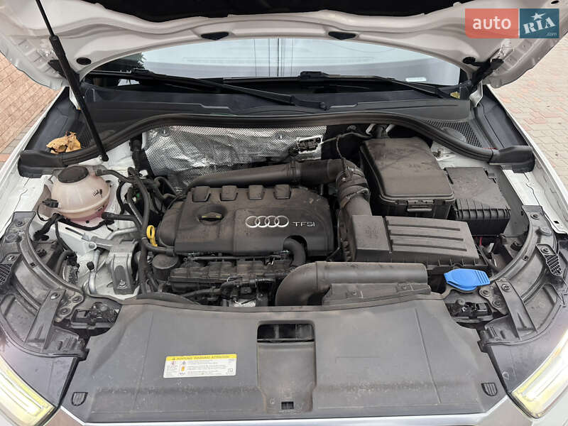 Позашляховик / Кросовер Audi Q3 2017 в Одесі