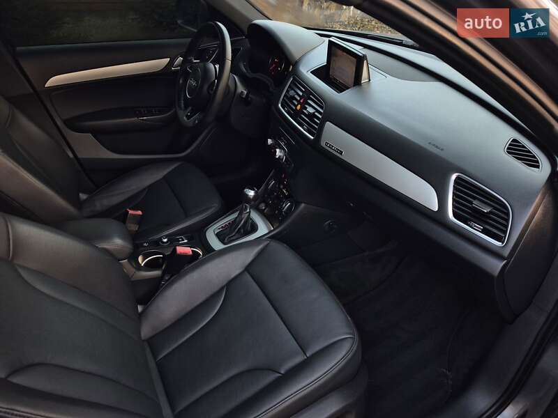 Позашляховик / Кросовер Audi Q3 2016 в Львові