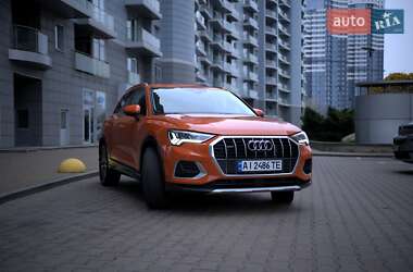 Позашляховик / Кросовер Audi Q3 2023 в Києві