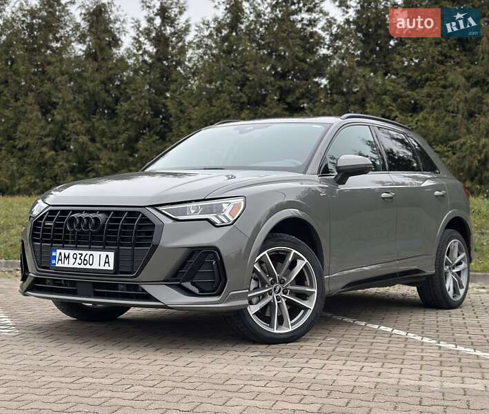 Внедорожник / Кроссовер Audi Q3 2023 в Киеве