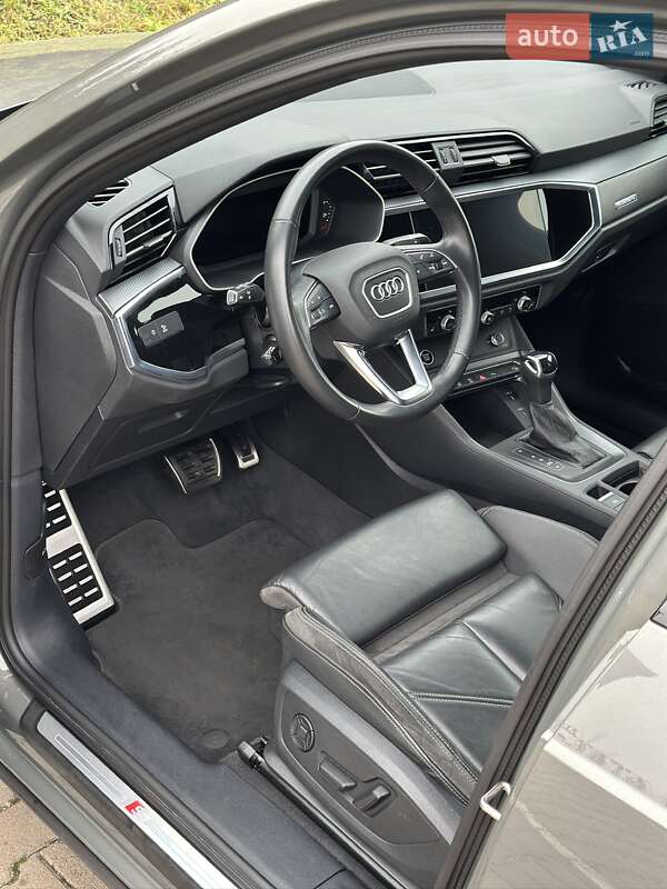 Внедорожник / Кроссовер Audi Q3 2023 в Киеве