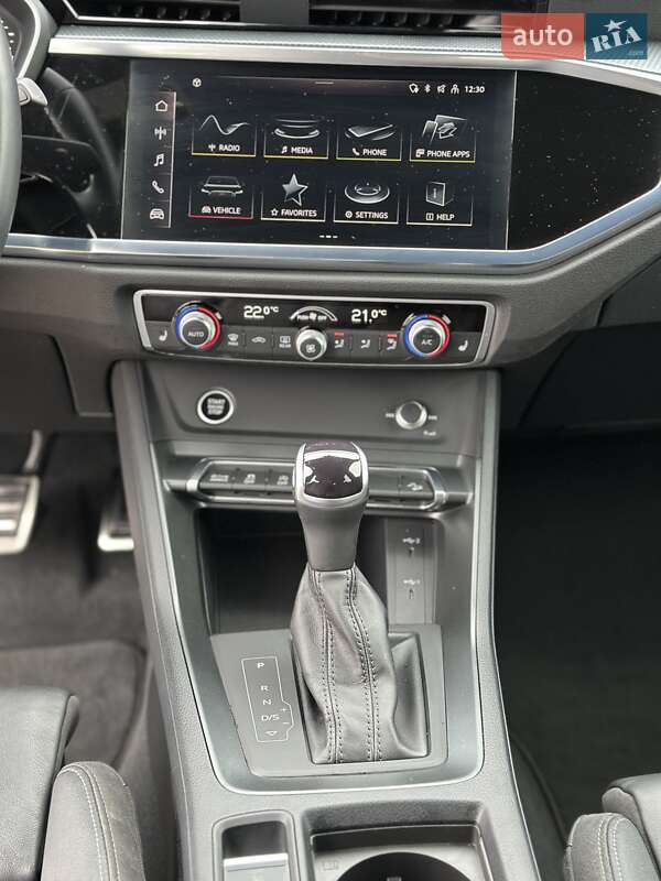 Внедорожник / Кроссовер Audi Q3 2023 в Киеве