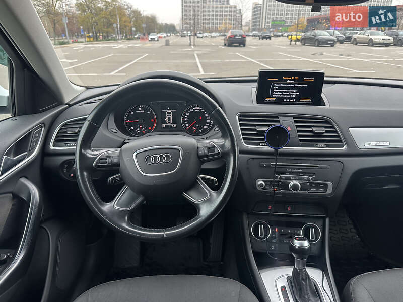 Позашляховик / Кросовер Audi Q3 2015 в Києві
