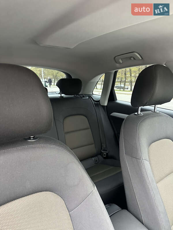 Позашляховик / Кросовер Audi Q3 2015 в Києві