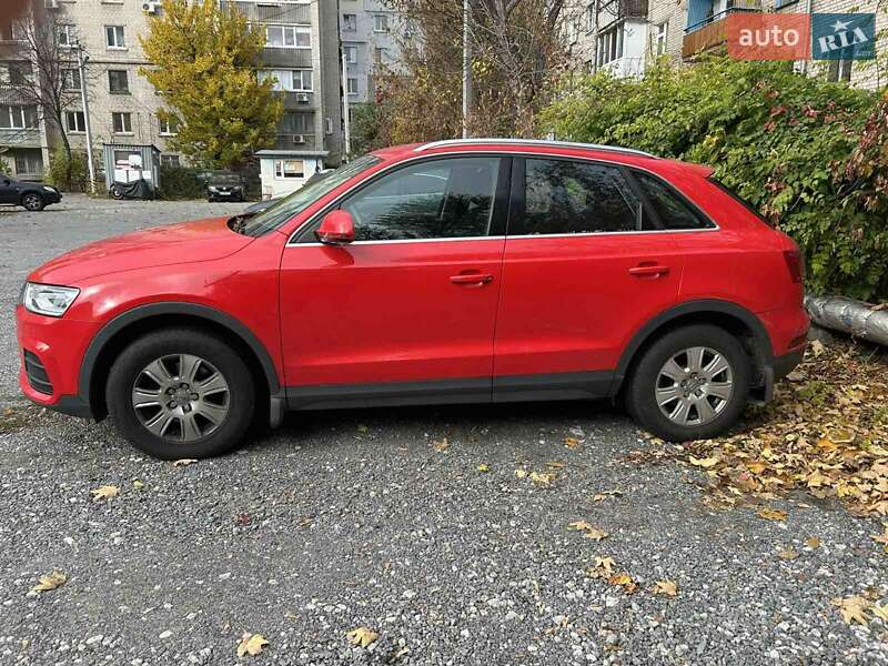 Внедорожник / Кроссовер Audi Q3 2017 в Днепре