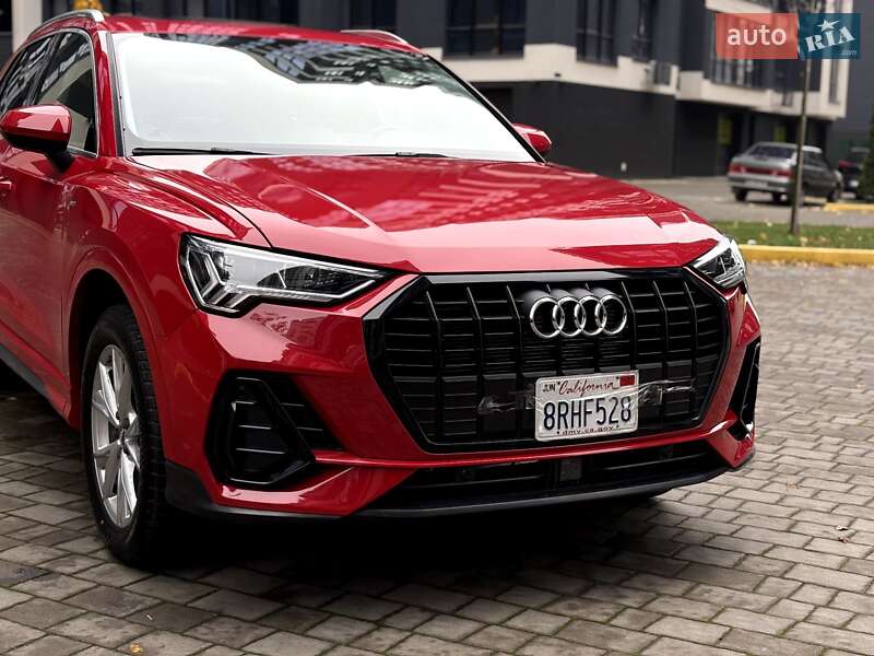 Позашляховик / Кросовер Audi Q3 2020 в Івано-Франківську