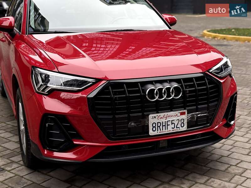 Позашляховик / Кросовер Audi Q3 2020 в Івано-Франківську