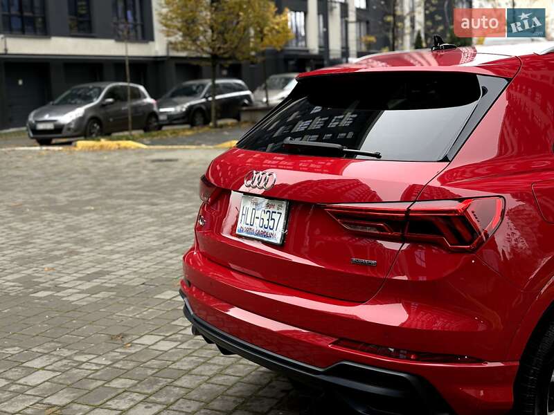 Позашляховик / Кросовер Audi Q3 2020 в Івано-Франківську