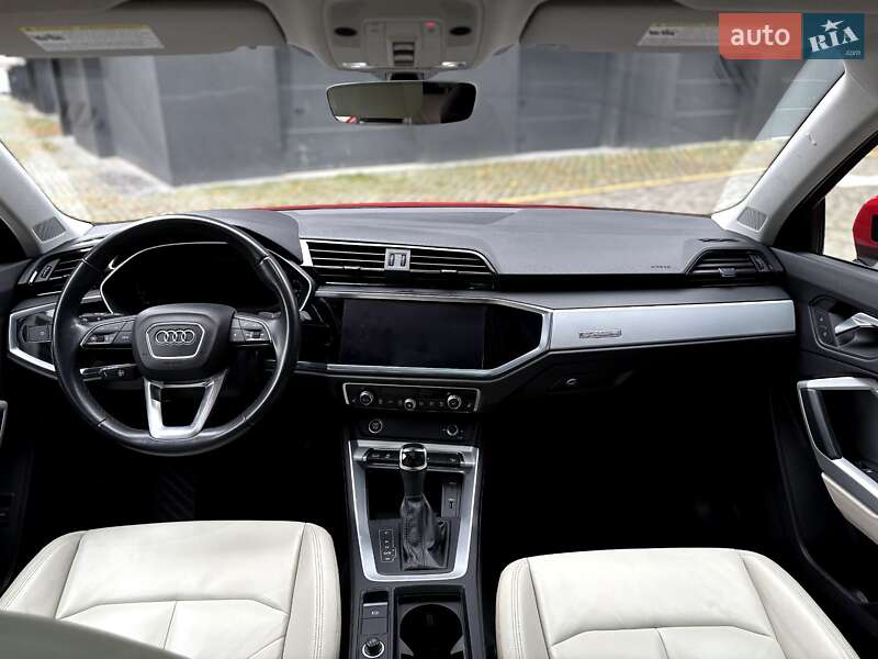 Позашляховик / Кросовер Audi Q3 2020 в Івано-Франківську