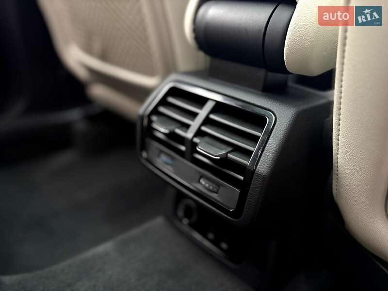 Позашляховик / Кросовер Audi Q3 2020 в Івано-Франківську