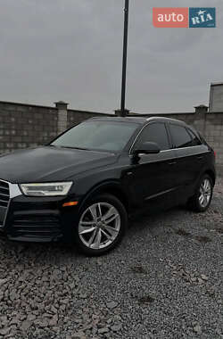 Позашляховик / Кросовер Audi Q3 2017 в Рівному