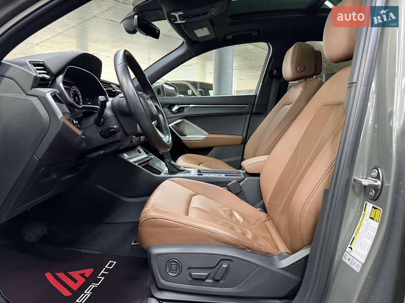 Позашляховик / Кросовер Audi Q3 2020 в Одесі
