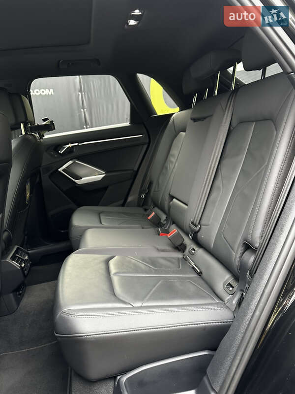 Позашляховик / Кросовер Audi Q3 2019 в Львові фото 17 Позашляховик / Кросовер Audi Q3 2019 в Львові