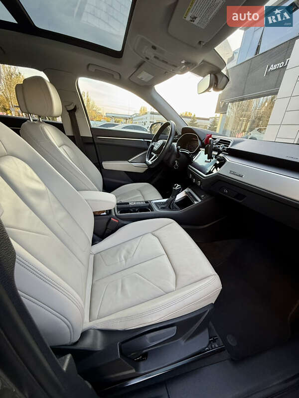 Позашляховик / Кросовер Audi Q3 2019 в Одесі фото 19 Позашляховик / Кросовер Audi Q3 2019 в Одесі
