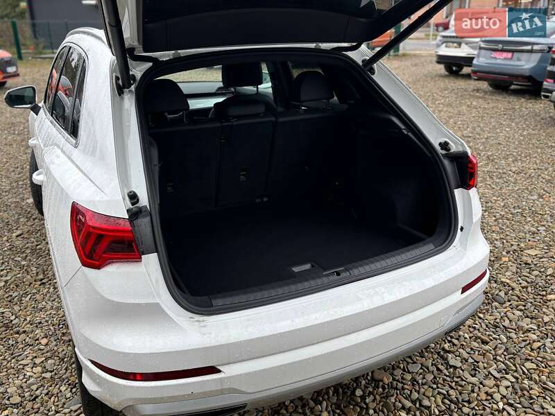 Внедорожник / Кроссовер Audi Q3 2020 в Стрые