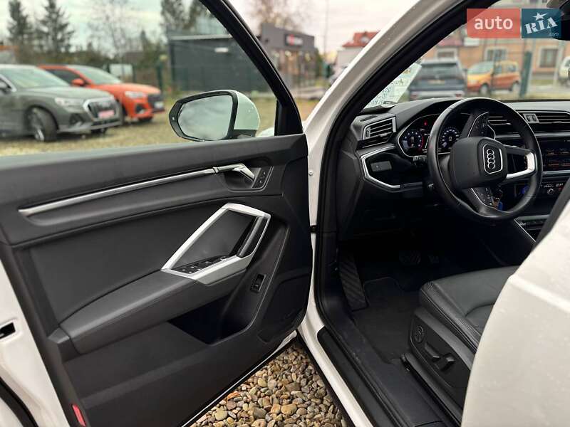 Внедорожник / Кроссовер Audi Q3 2020 в Стрые