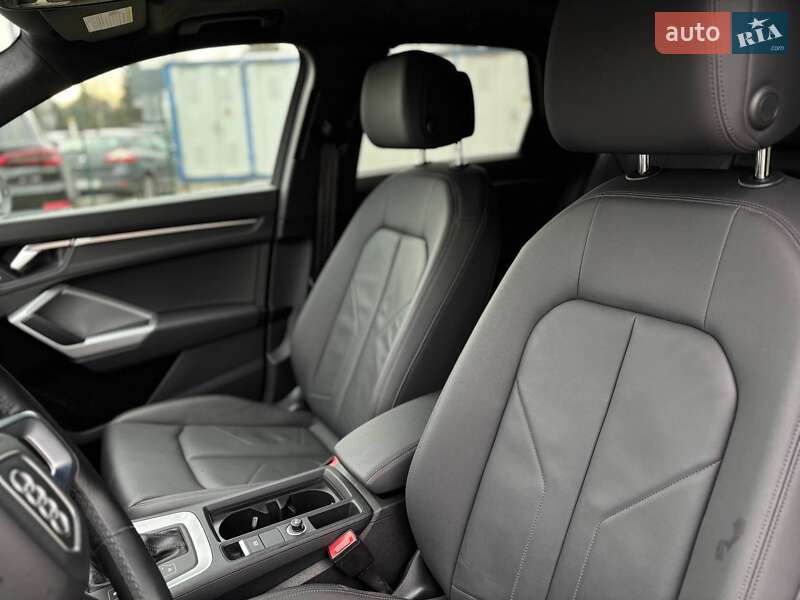 Внедорожник / Кроссовер Audi Q3 2020 в Стрые