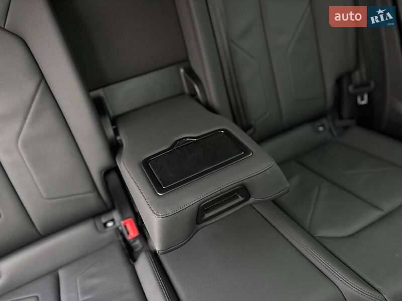 Внедорожник / Кроссовер Audi Q3 2020 в Стрые