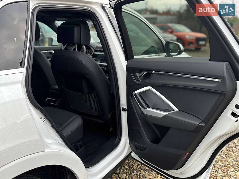 Внедорожник / Кроссовер Audi Q3 2020 в Стрые