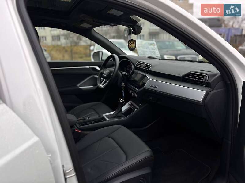 Внедорожник / Кроссовер Audi Q3 2020 в Стрые