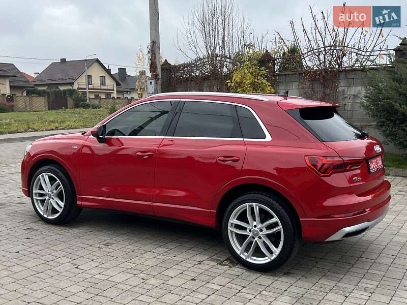 Внедорожник / Кроссовер Audi Q3 2020 в Ровно