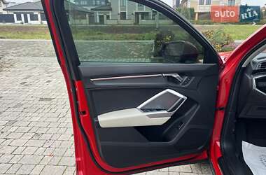 Внедорожник / Кроссовер Audi Q3 2020 в Ровно