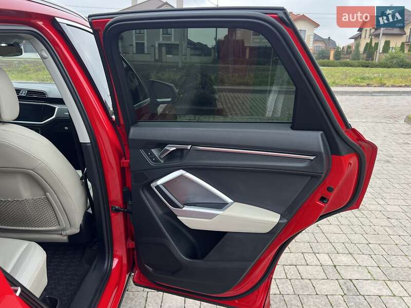 Внедорожник / Кроссовер Audi Q3 2020 в Ровно