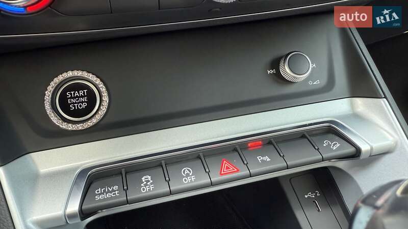 Позашляховик / Кросовер Audi Q3 2021 в Києві фото 18 Позашляховик / Кросовер Audi Q3 2021 в Києві