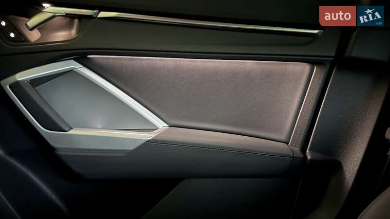 Позашляховик / Кросовер Audi Q3 2021 в Києві фото 39 Позашляховик / Кросовер Audi Q3 2021 в Києві