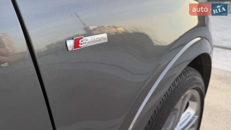 Позашляховик / Кросовер Audi Q3 2017 в Києві