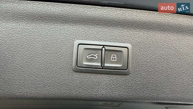 Позашляховик / Кросовер Audi Q3 2017 в Києві