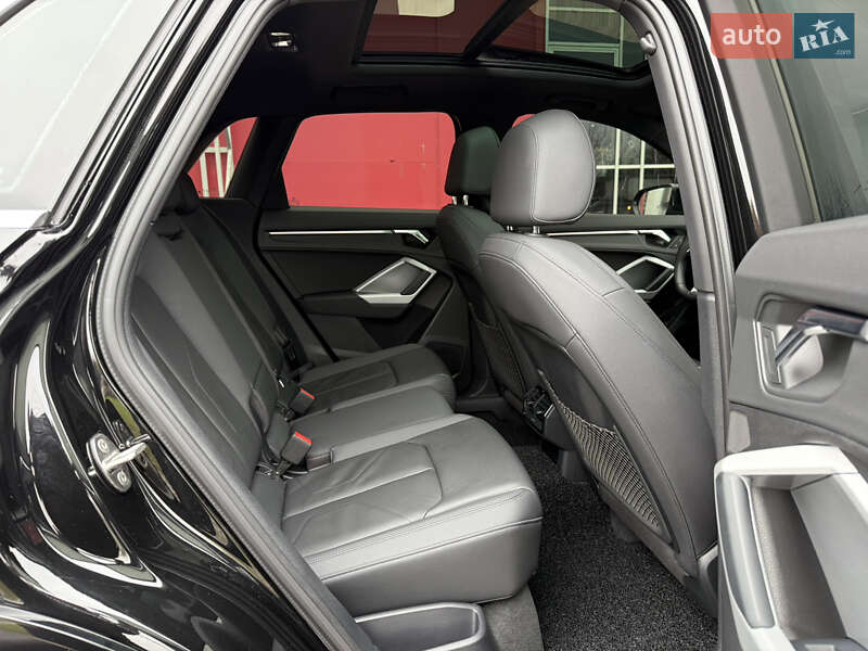 Позашляховик / Кросовер Audi Q3 2020 в Києві