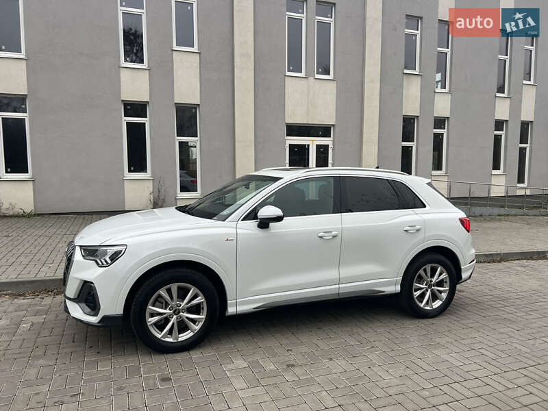 Позашляховик / Кросовер Audi Q3 2023 в Сумах фото 16 Позашляховик / Кросовер Audi Q3 2023 в Сумах