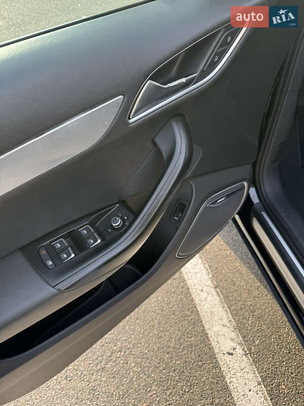 Позашляховик / Кросовер Audi Q3 2015 в Києві