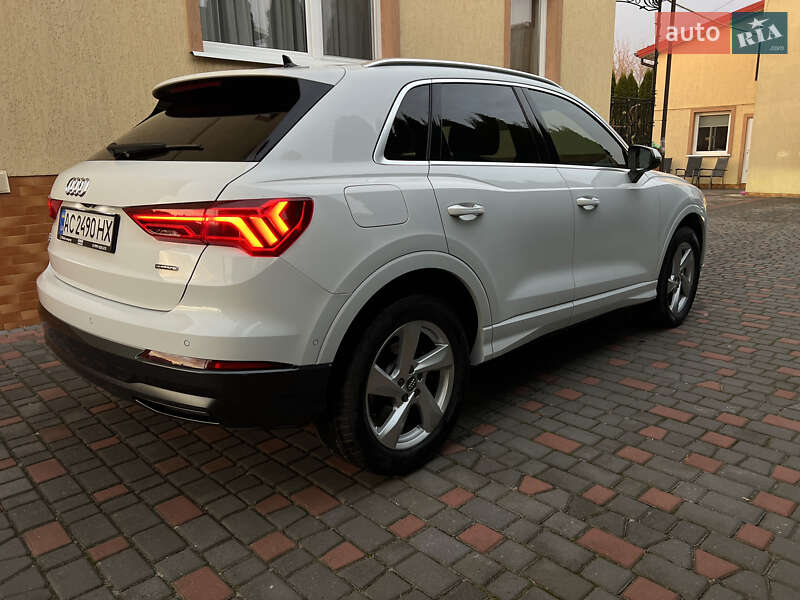 Позашляховик / Кросовер Audi Q3 2020 в Нововолинську