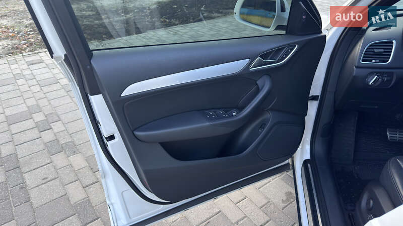 Позашляховик / Кросовер Audi Q3 2018 в Дніпрі