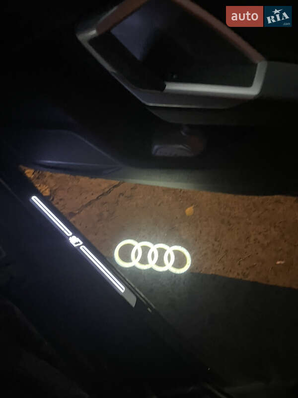 Позашляховик / Кросовер Audi Q3 2021 в Львові фото 13 Позашляховик / Кросовер Audi Q3 2021 в Львові