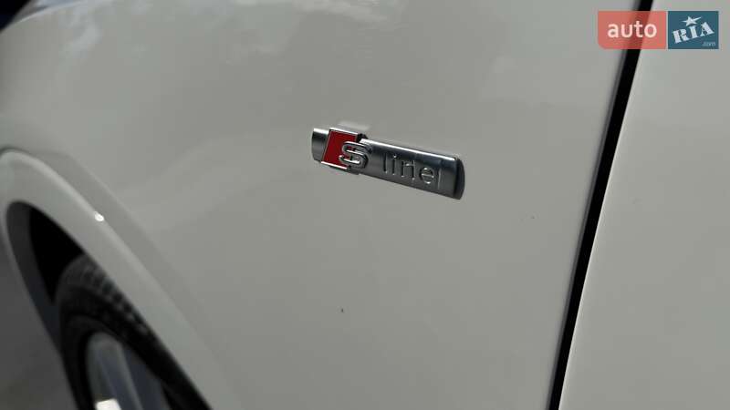 Позашляховик / Кросовер Audi Q3 2018 в Києві