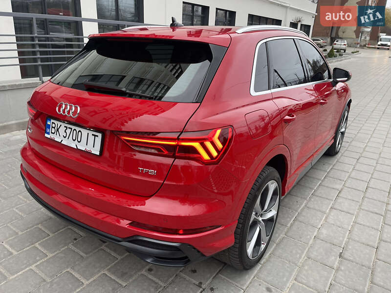 Внедорожник / Кроссовер Audi Q3 2020 в Ровно